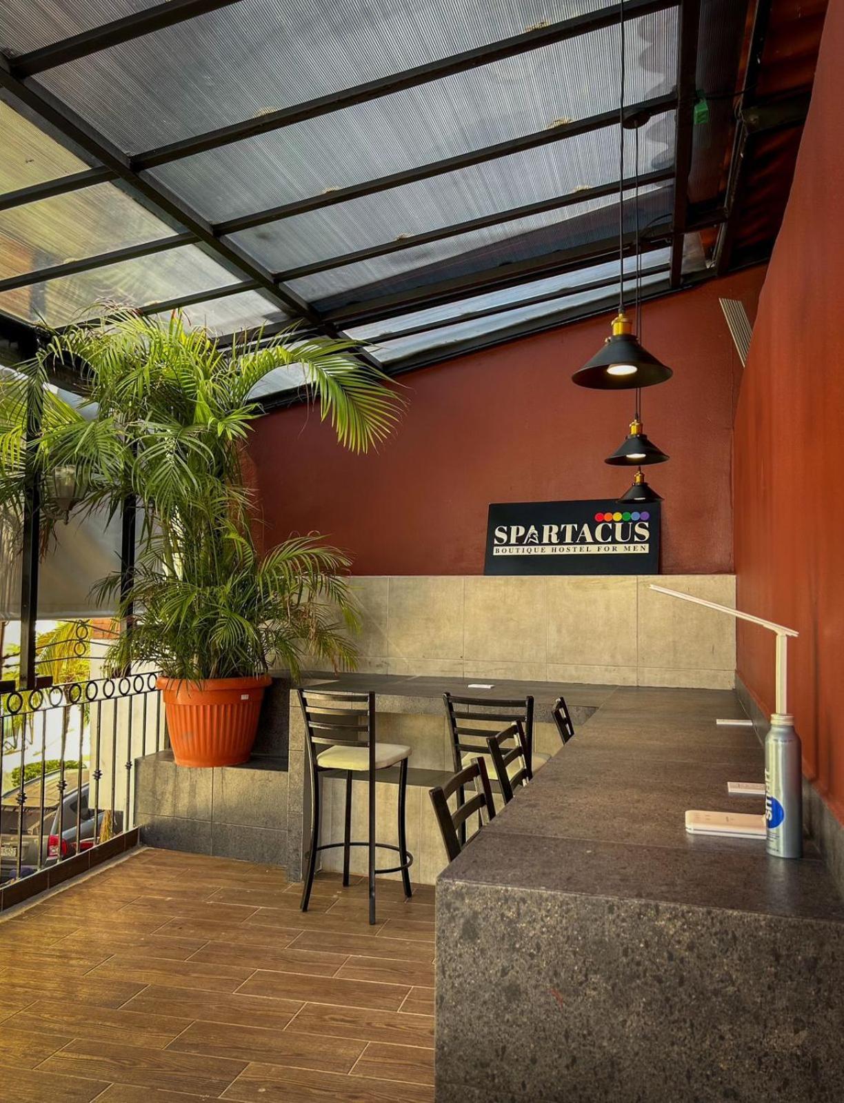 Spartacus Hostel Boutique For Men プエルトバラータ エクステリア 写真